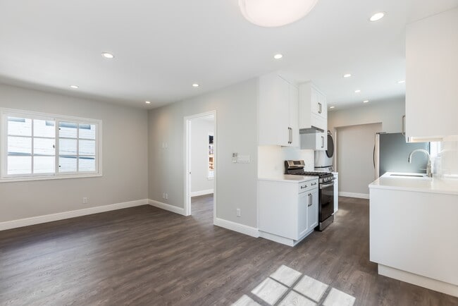 9927A - Durant Drive Apartments
