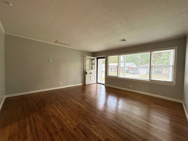 Foto del edificio - For Lease | South Tulsa | $1125 Rent