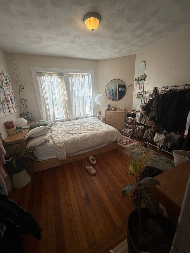 Building Photo - 57 Springfield St