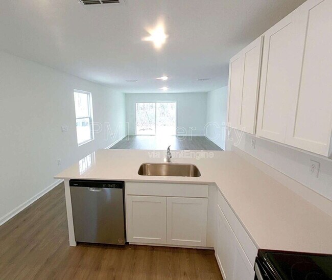 Building Photo - 12741 Geronimo Pl