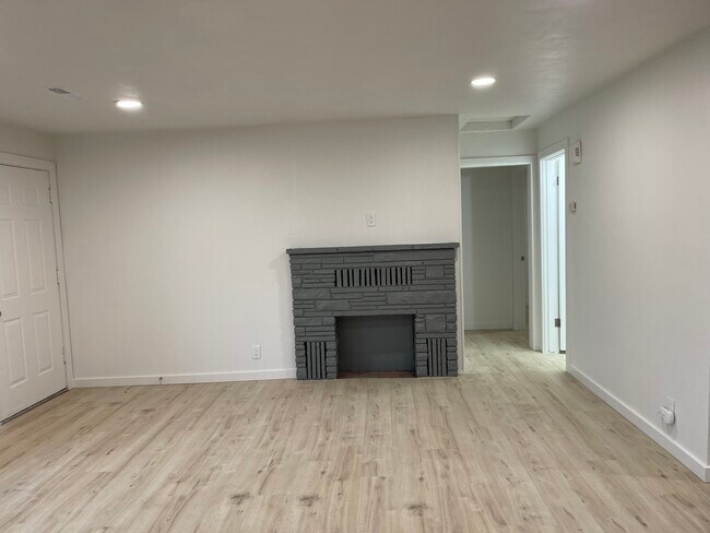 Building Photo - 3534 Harris Rd SE