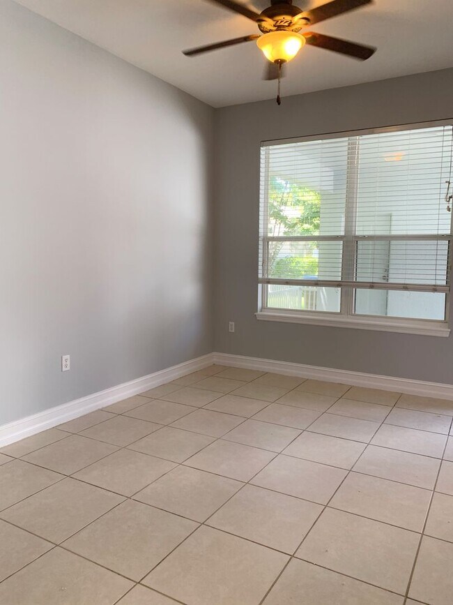 Foto del edificio - Nice 3/2.5 Single Family Home