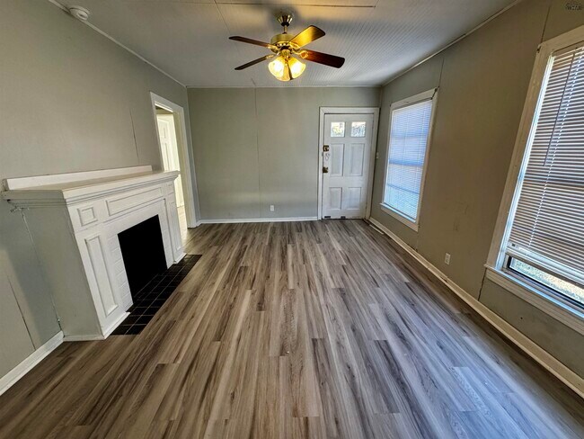 Building Photo - 2503 Marie St