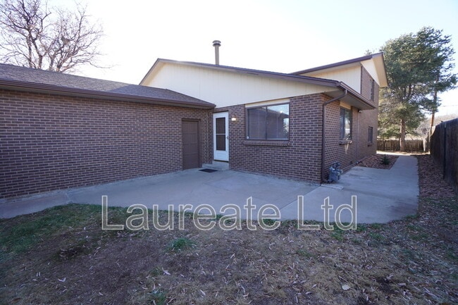 Photo - 5859 Newcombe Ct House