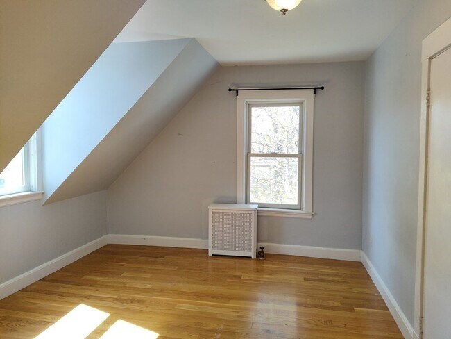 Building Photo - 40-42 Quimby St