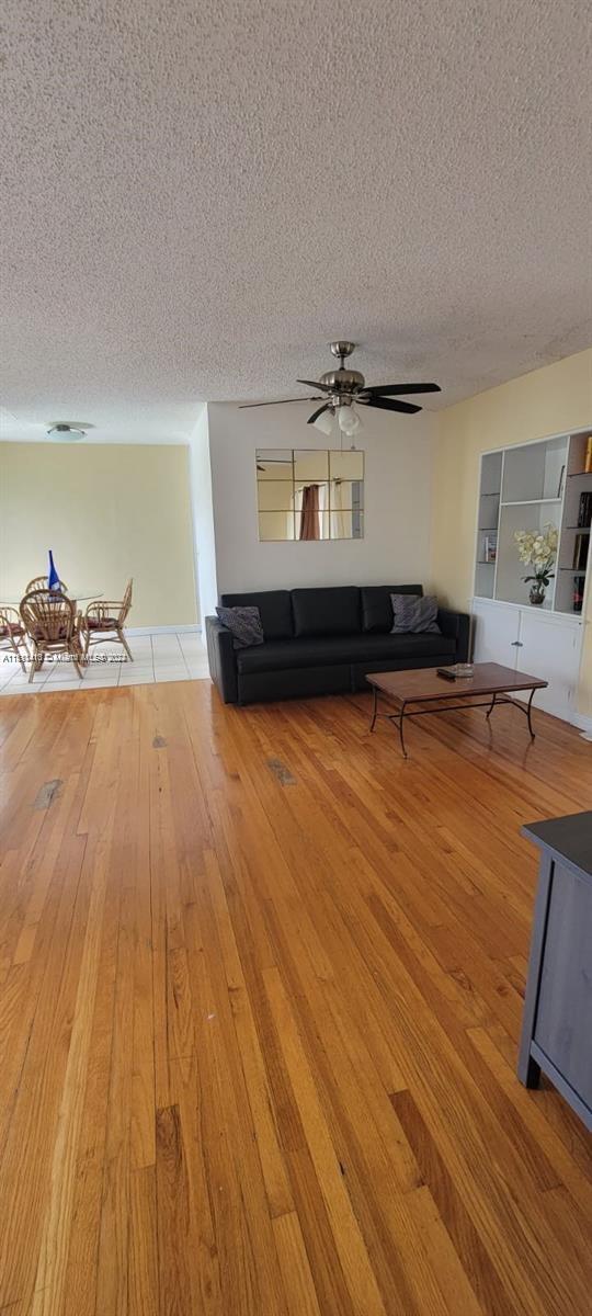 Building Photo - 90 Isle of Venice Dr