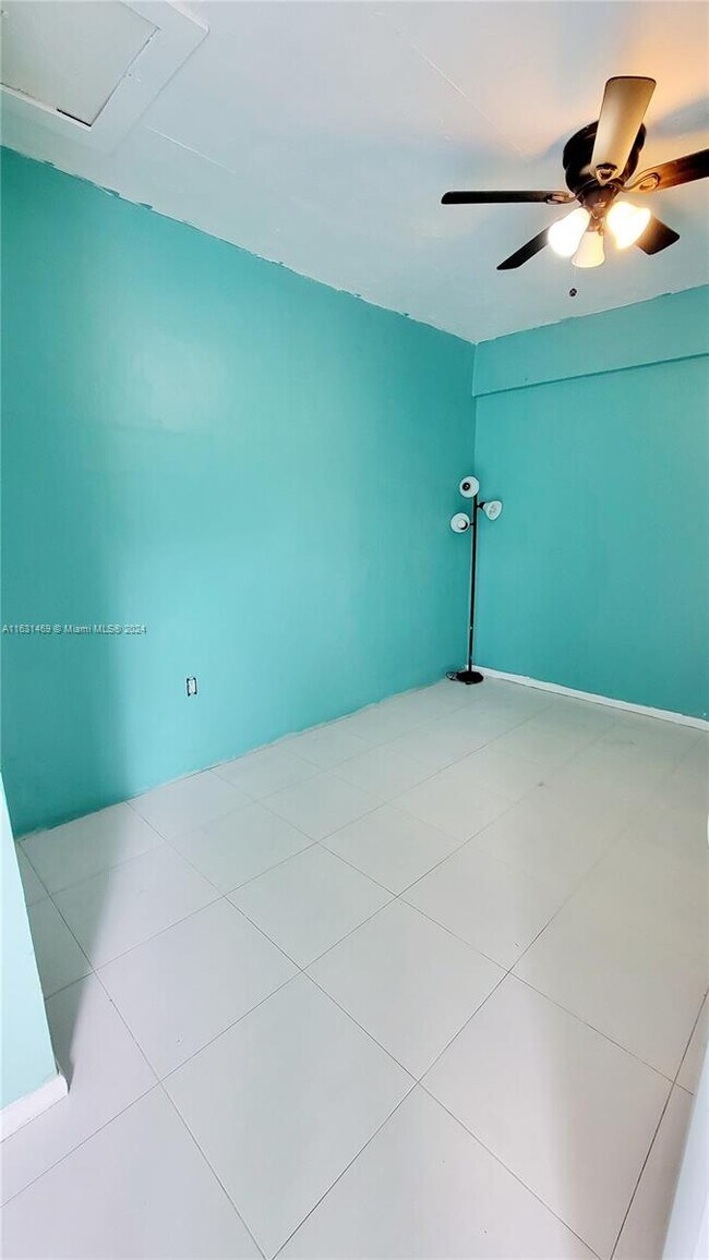Foto del edificio - 3411 NW 72nd Way