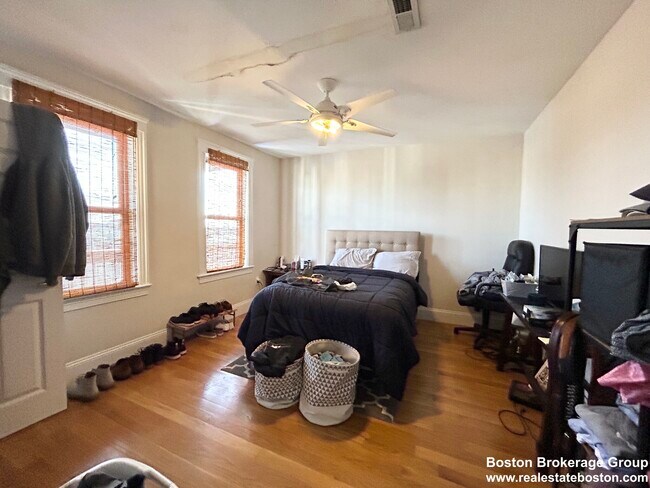 Foto del edificio - 916 Dorchester Ave