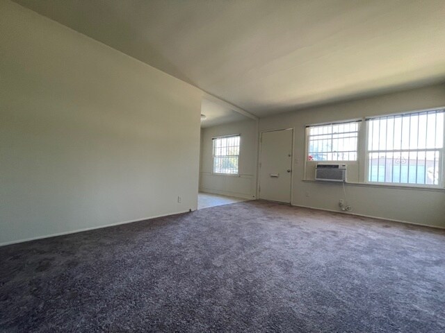 Building Photo - 5640 Bakman Ave
