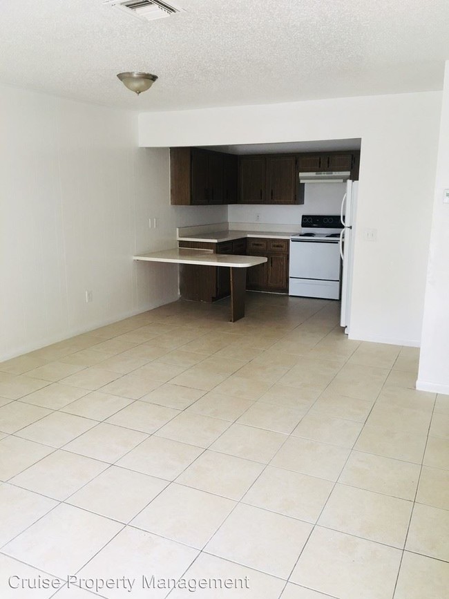 Building Photo - 3891 Riverside Dr