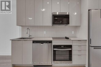 Building Photo - 498 Caldari Rd