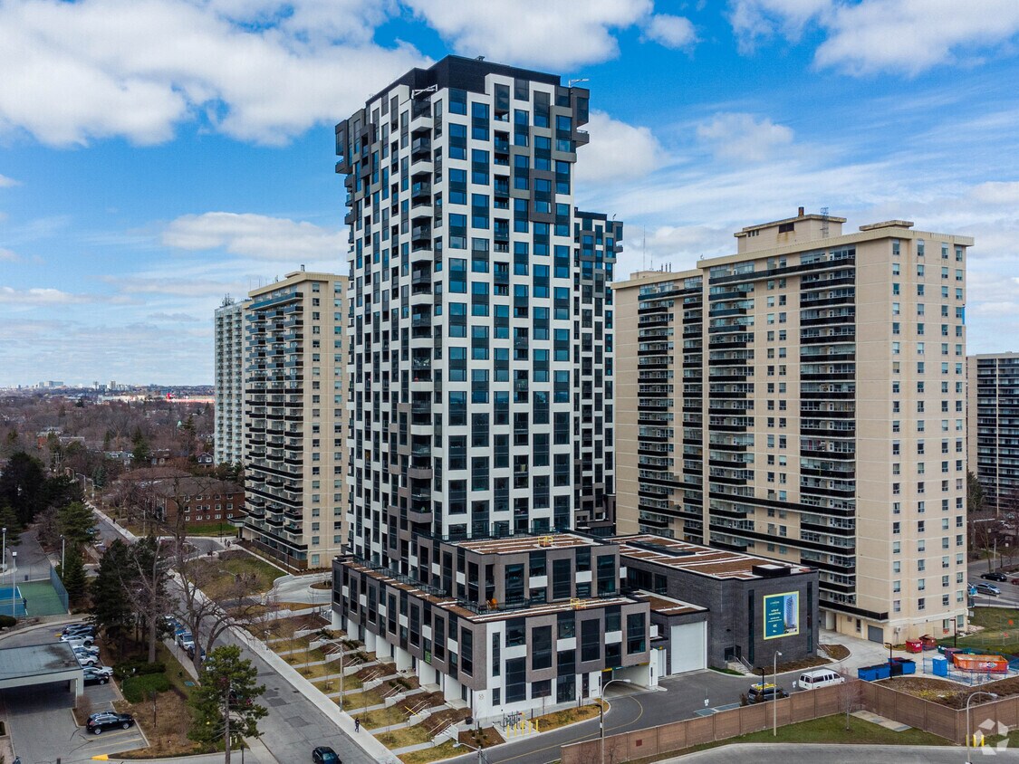 The Livmore High Park Apartments 55 Quebec Ave Toronto, ON
