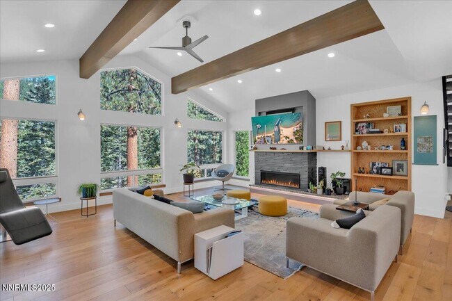 Foto del edificio - 1262 Hidden Woods Dr