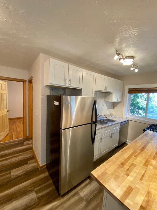 Photo - 2176 Dayton Ave Apartments