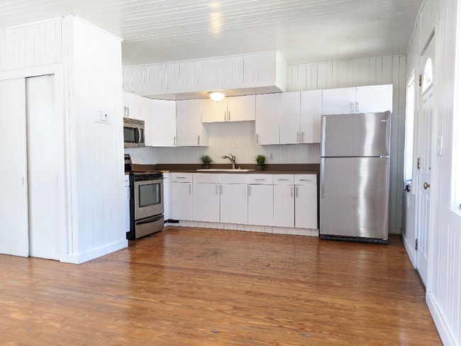 Photo - 1530 11th Ave N (Saint Petersburg, FL) Apartment