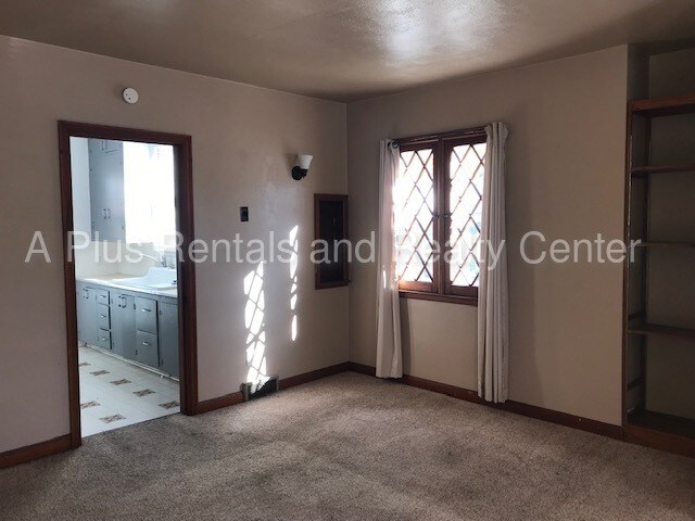 Building Photo - Cute 2 BD home for rent