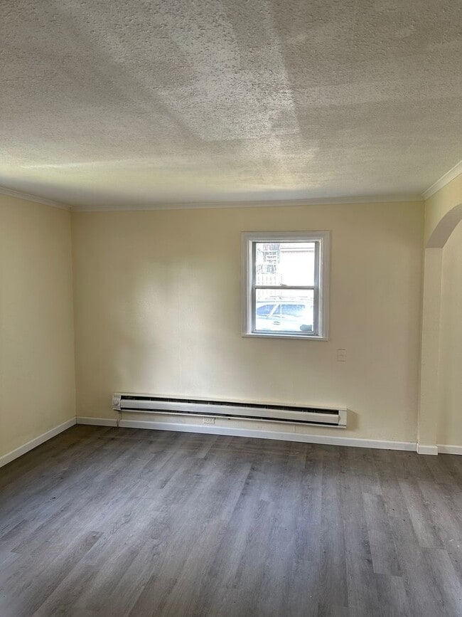 Building Photo - North Gate - Cozy 2 bed/ 1 bath house with huge front/back yard!