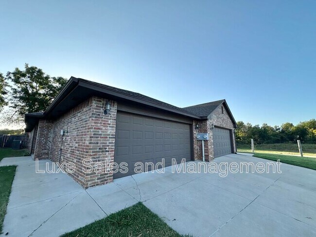 Foto del edificio - 304 Chalk Hill Ct