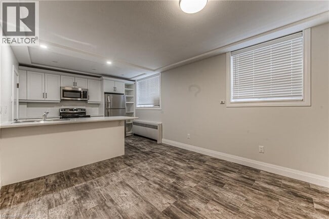 Building Photo - 5 Heiman St