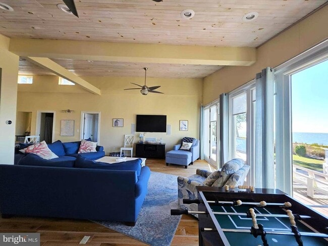 Foto del edificio - 8034 Riverview Rd