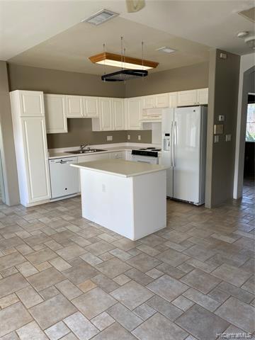 Building Photo - 91-1111-1111 Kaileolea Dr