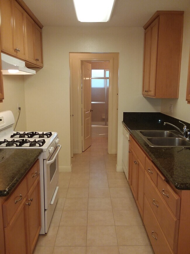 Foto del edificio - 24832 Oak St