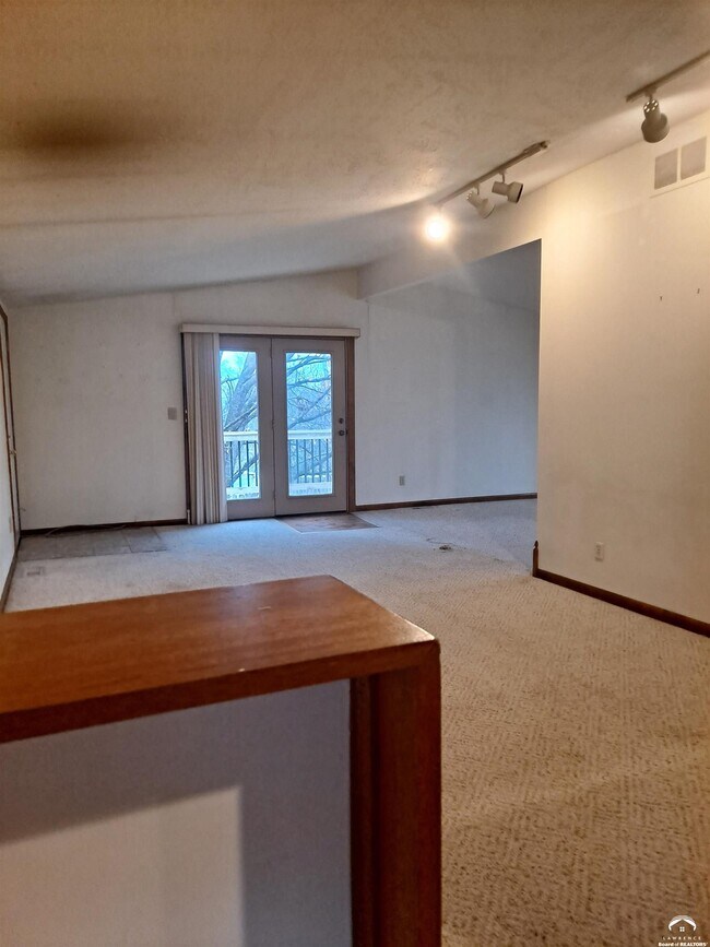 Foto del edificio - 2615 Belle Crest Dr