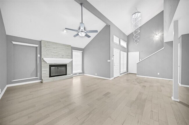 Building Photo - 803 Chateau Pl