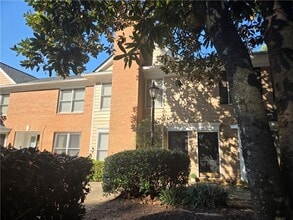 Building Photo - 7500 Roswell Rd NE