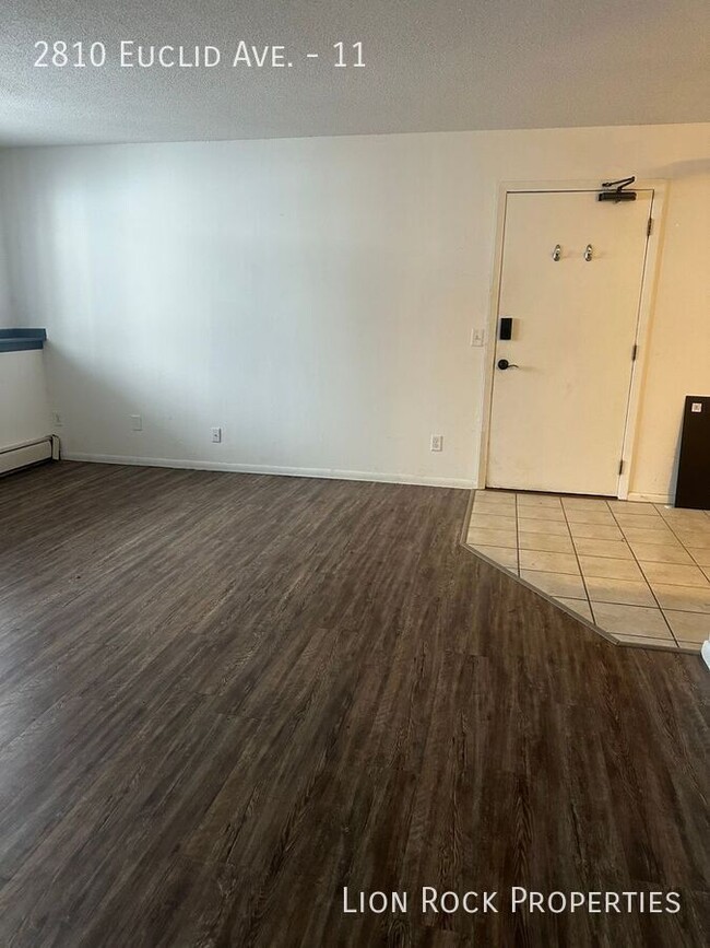 Building Photo - Pet Friendly! Charming 2-Bedroom Apartment...