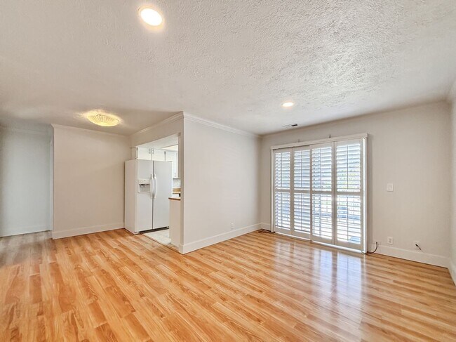 Foto del edificio - 4650 Quail Park Dr