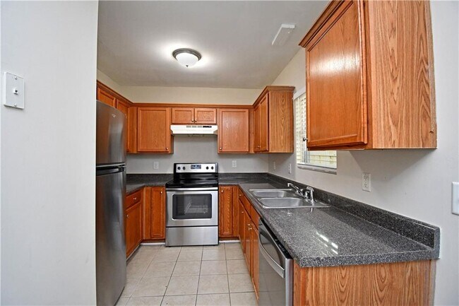 Building Photo - 639 Mill Stone Bluff