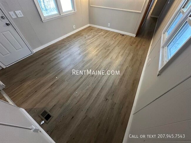 Building Photo - 30 Exeter Rd