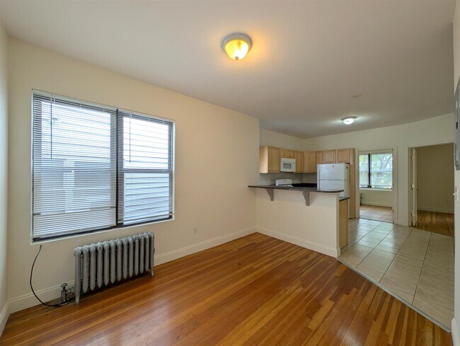 Building Photo - 215 Highland Ave