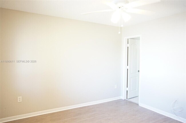 Foto del edificio - 331 NW 82nd Ave