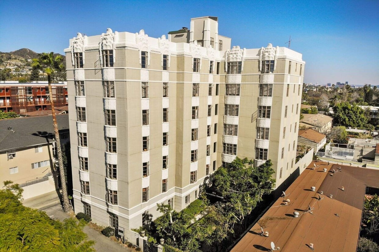 Foto principal - 1314 Hayworth Ave