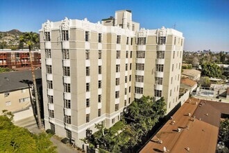 Building Photo - 1314 Hayworth Ave