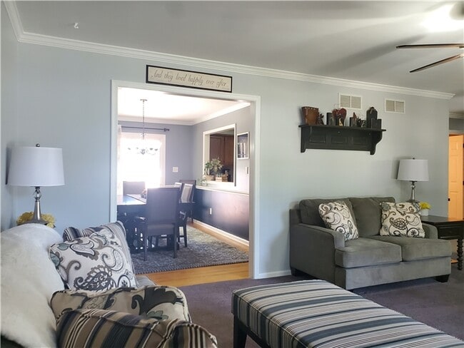 Building Photo - 920 Sugar Pine Dr