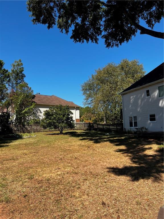 Building Photo - 1601 Willow Way