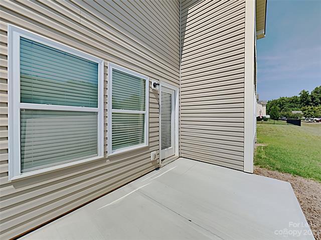 Building Photo - 519 Landis Oak Way