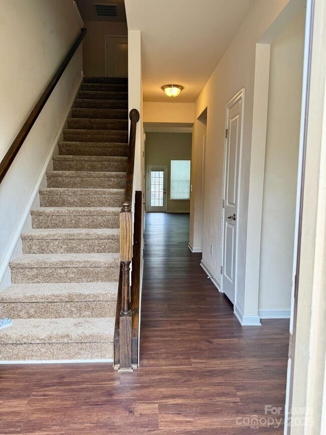 Foto del edificio - 9516 Birkwood Ct