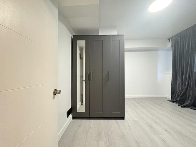 Building Photo - 3 bedroom in Vancouver BC V5R 3R5