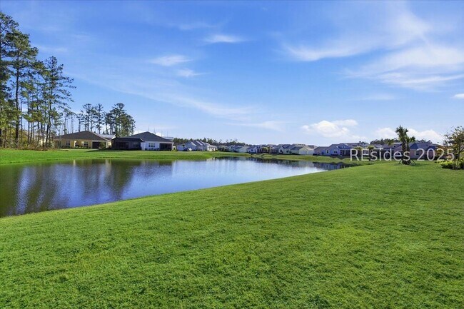 Foto del edificio - 155 Weekend Ave