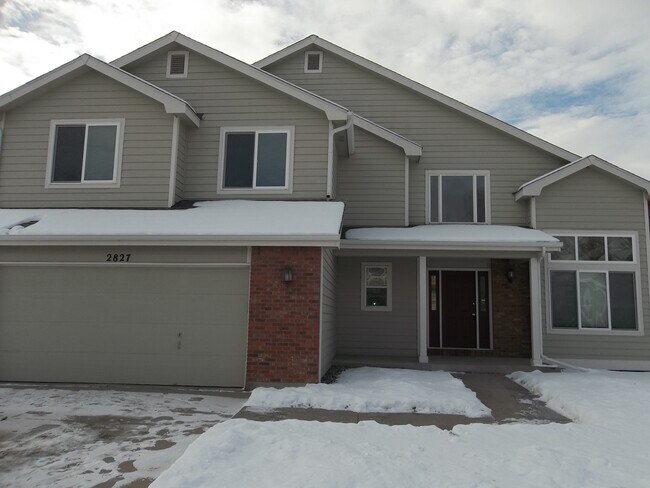 Building Photo - 2827 Stonehaven Dr
