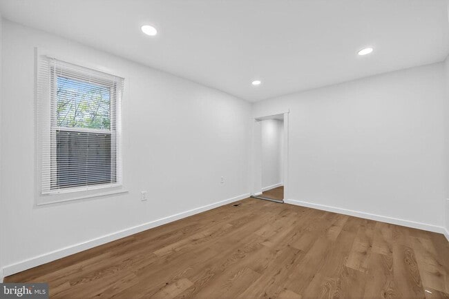 Foto del edificio - 2239 W Oxford St