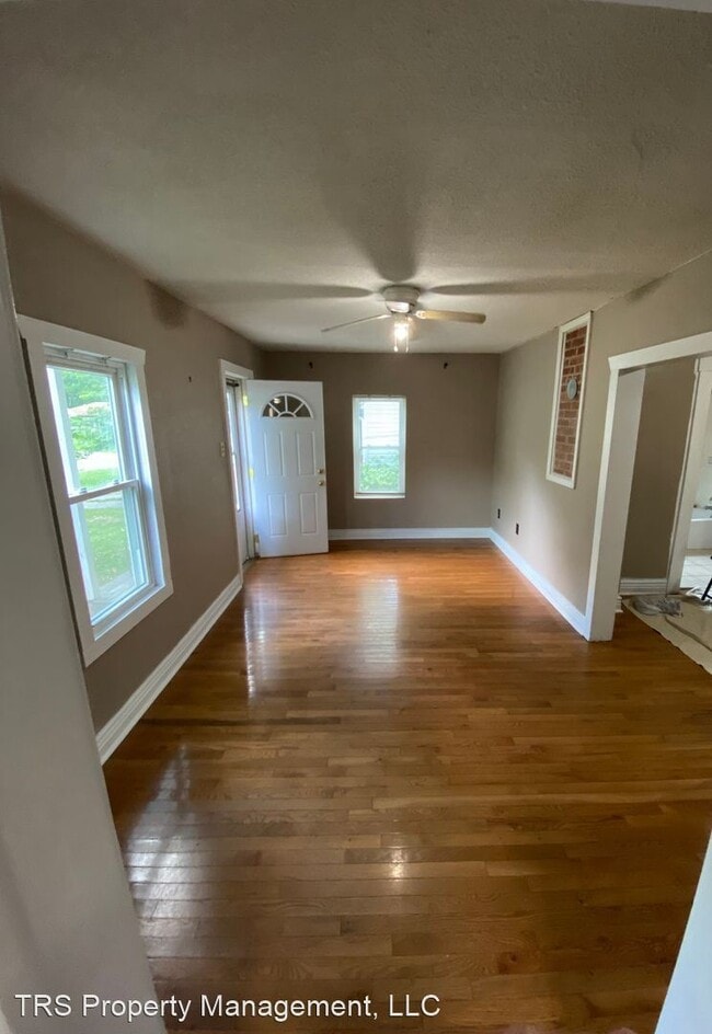 Building Photo - 2 br, 1 bath House - 105 Clinton st.