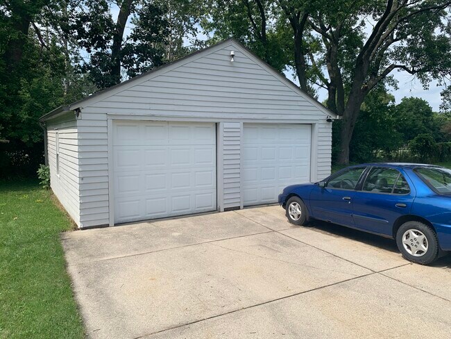 Foto del edificio - 3269 S 95th St