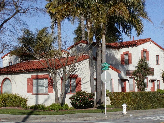 Primary Photo - 684 Dutton Ave