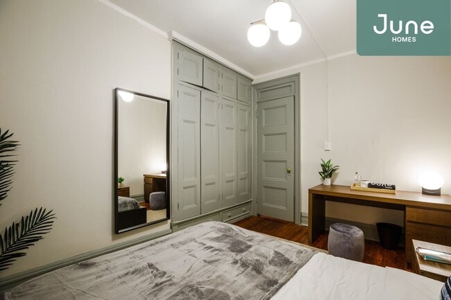 Building Photo - ROOM ONLY in 4-bed/1.0-bath Home