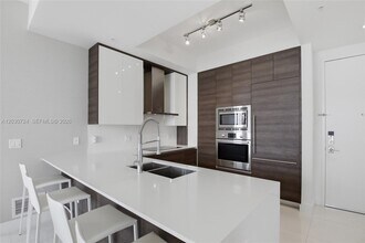 Building Photo - 301 Altara Ave